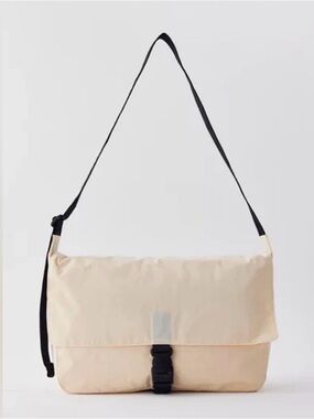 BAGGU Ivory Nylon Messenger Bag with Black Strap NEW NWT
